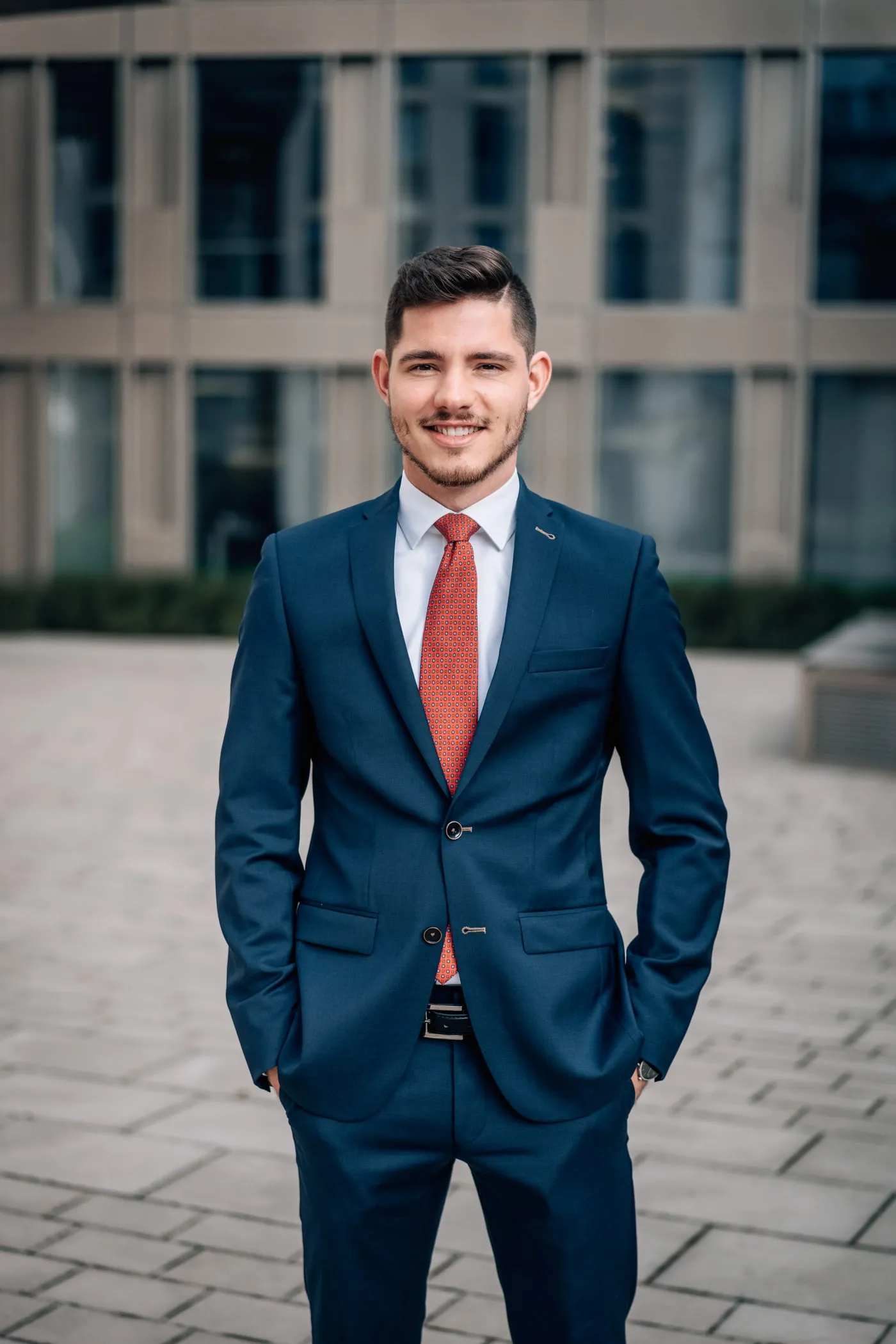 Lukas Bruck, Vermittler für Investment und Vermögensaufbau